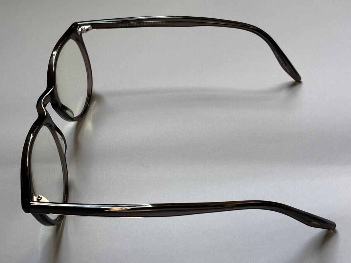 OLIVER PEOPLES