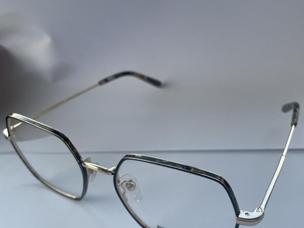 Paul & Joe - LOREA02