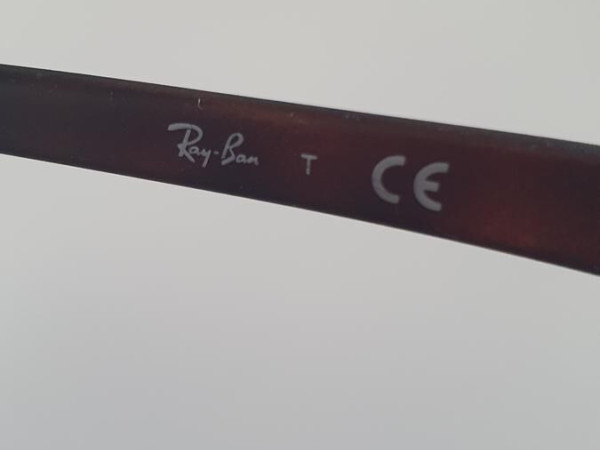 RAY-BAN - RB7046