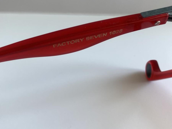 Anne & Valentin - Factory seven 1028