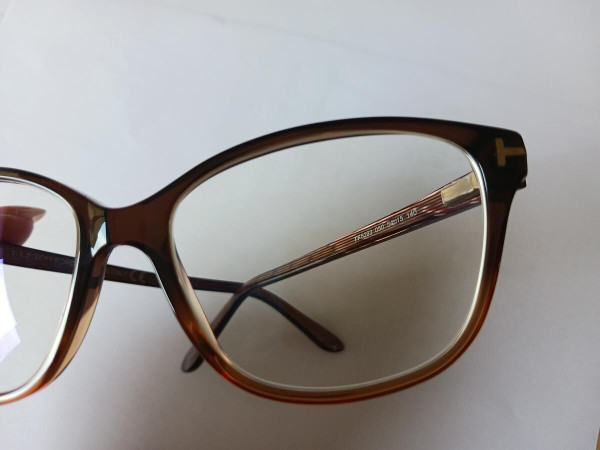 TOM FORD TF5923