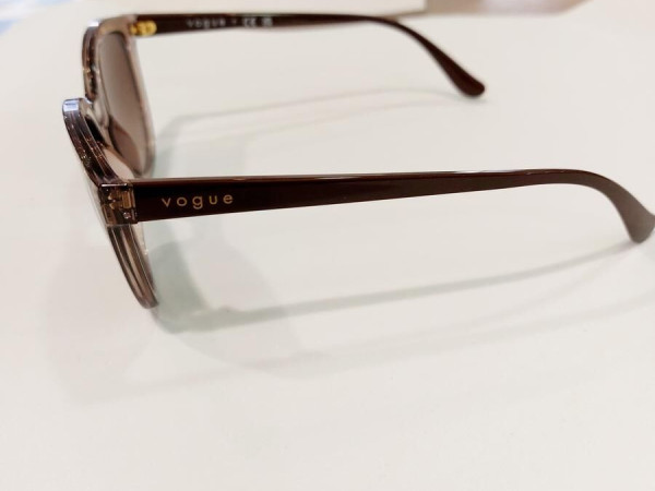 VOGUE-VO5427S