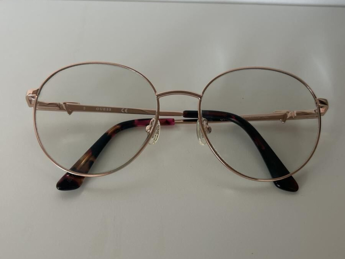 GUESS GU2812