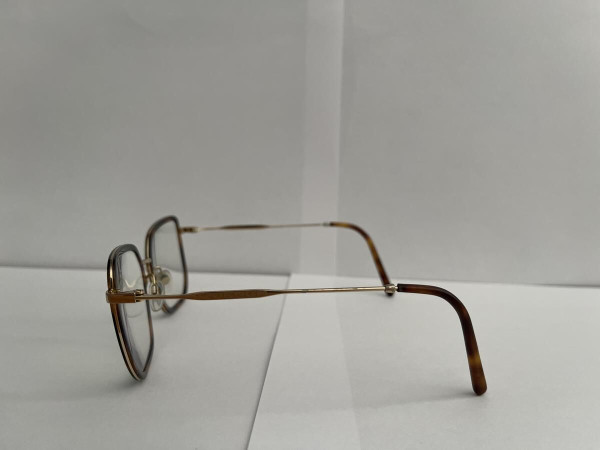 Marc Jacobs- Marc 537