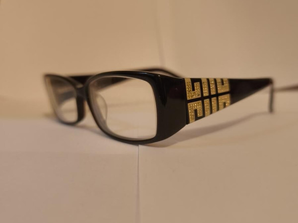 GIVENCHY -VGV705S