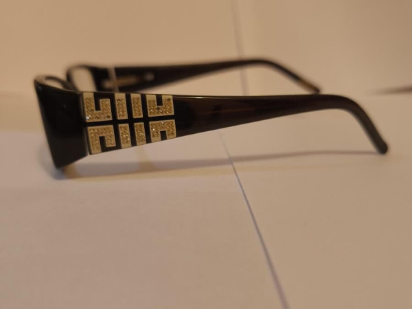 GIVENCHY -VGV705S