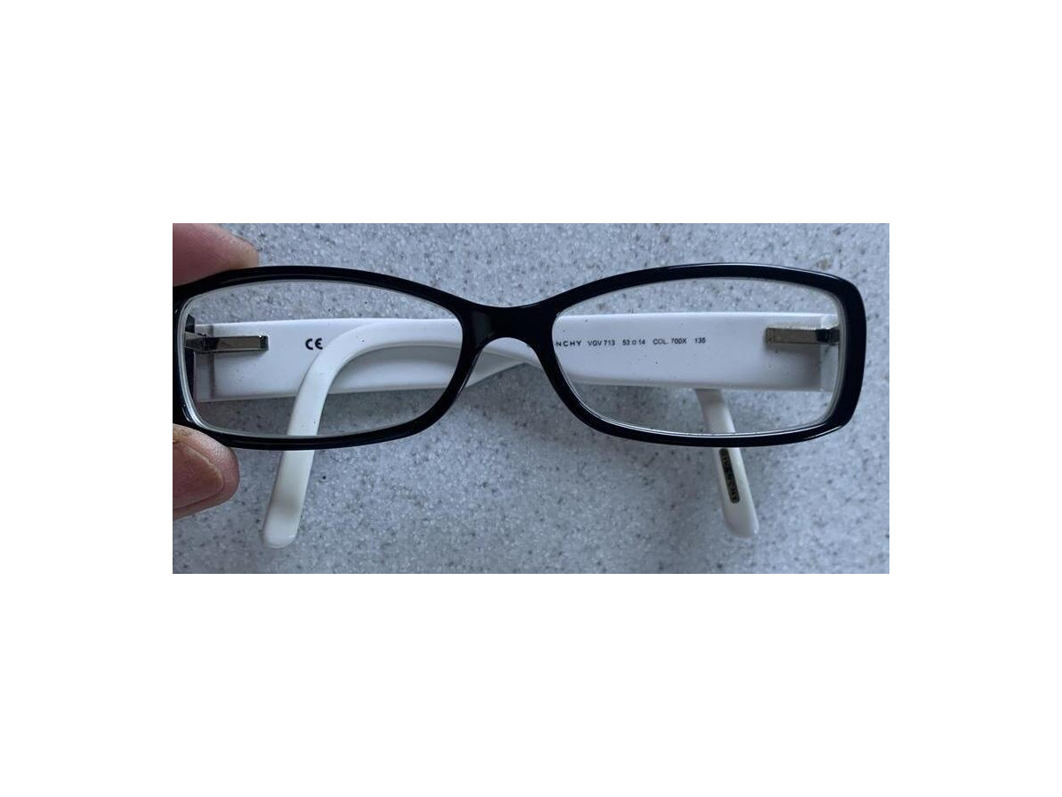 Givenchy VGV 713