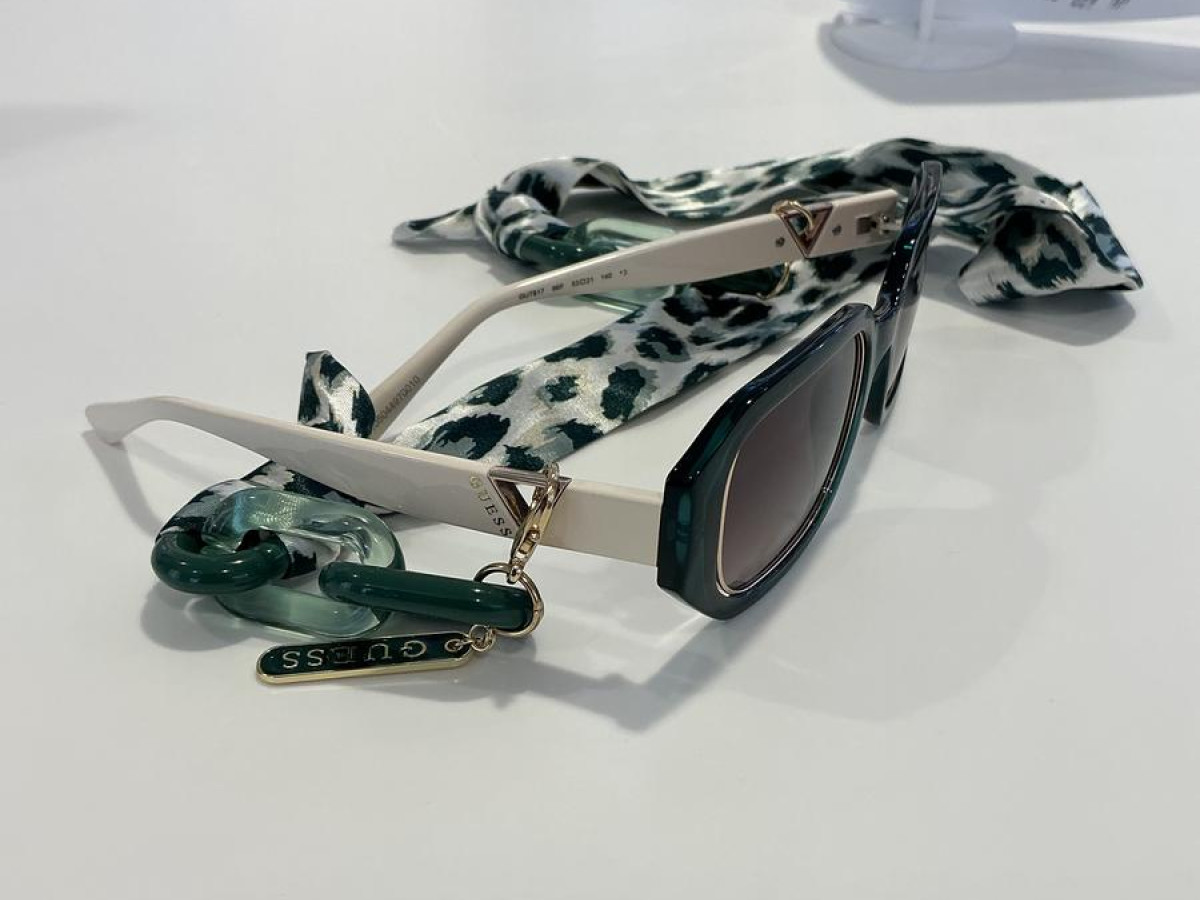 Guess - GU7817
