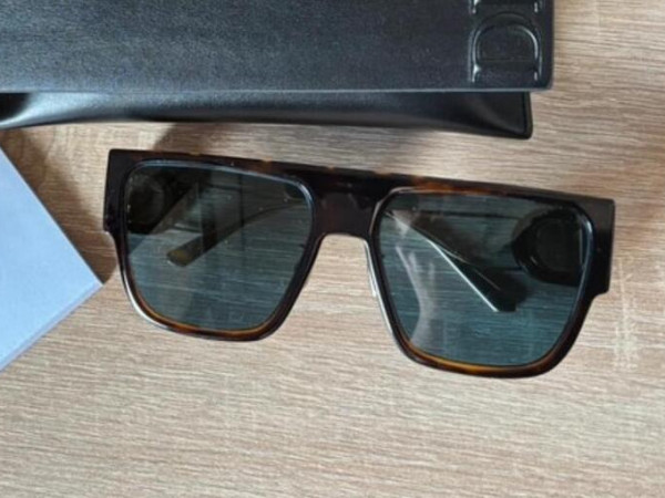 Dior- 30Montaigne 33U