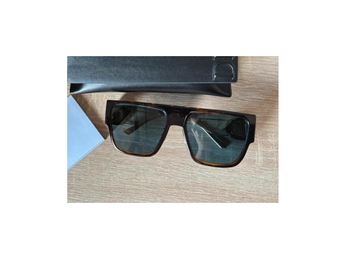 Dior- 30Montaigne 33U