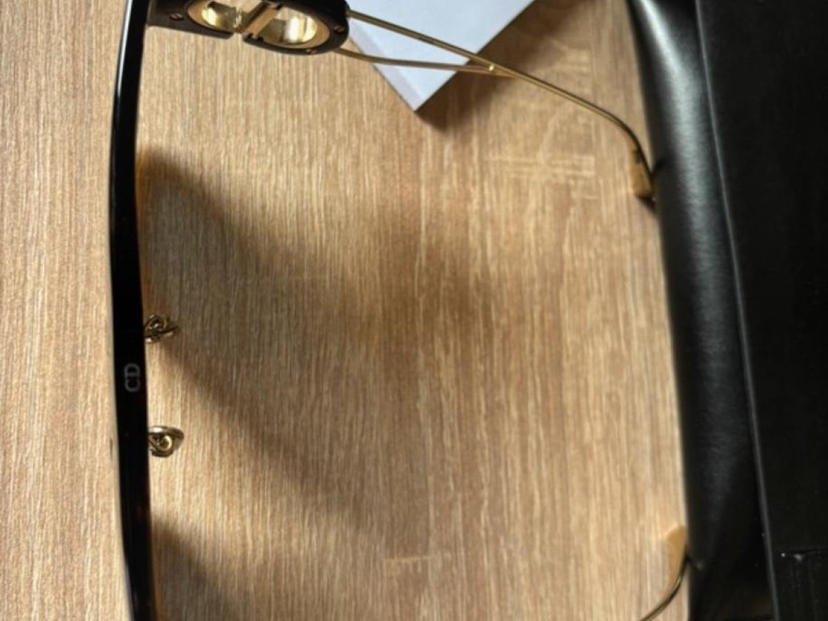 Dior- 30Montaigne 33U