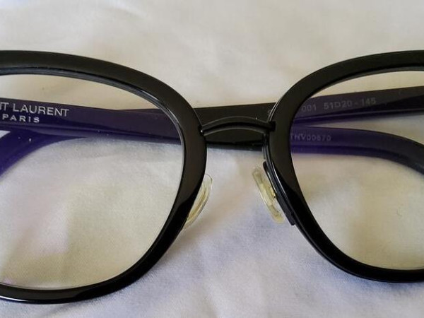 Yves Saint-Laurent SL220 001
