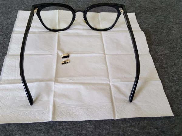 Yves Saint-Laurent SL220 001