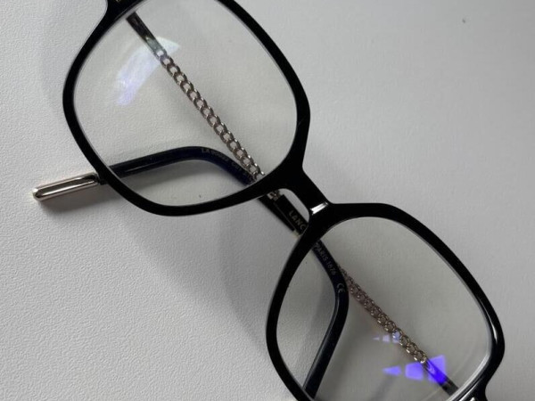 Used hexagonal glasses: Originality and bold style | Seecly (3)
