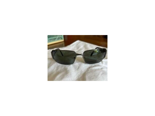 RAY-BAN RB3237