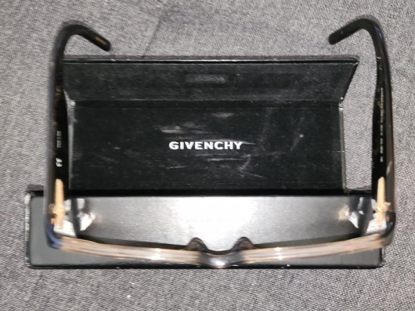 Givenchy-vgv713 colob36