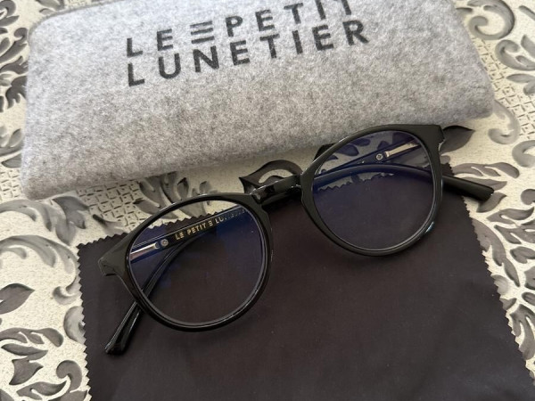 Le petit lunetier - Elia.A 46¤18