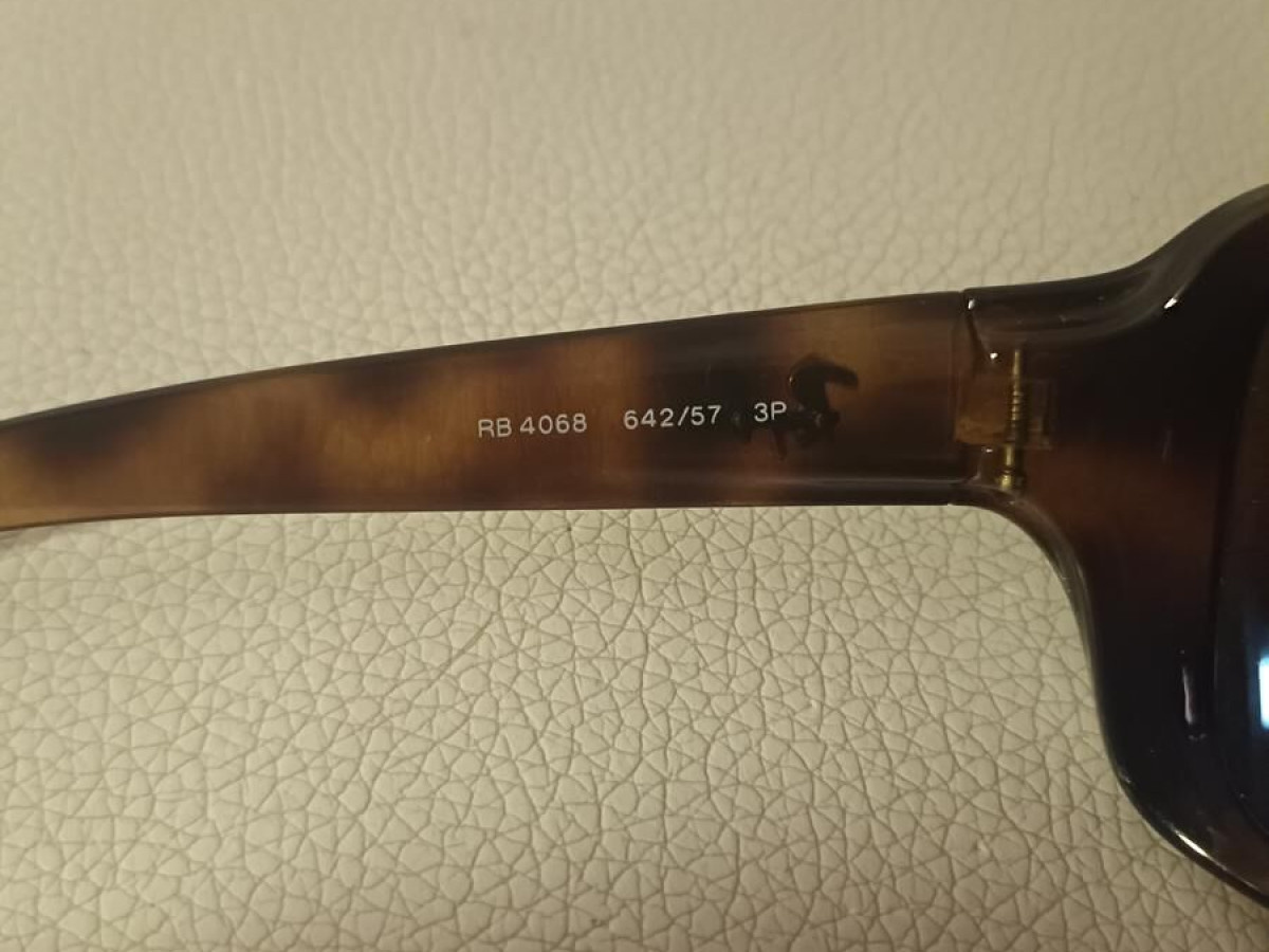 Ray-ban -RB4068