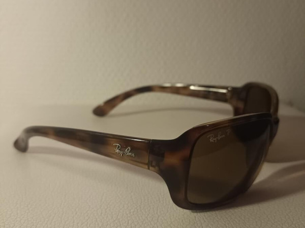 Ray-ban -RB4068