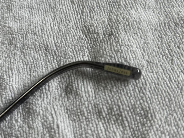 John & Jess J275 C28A