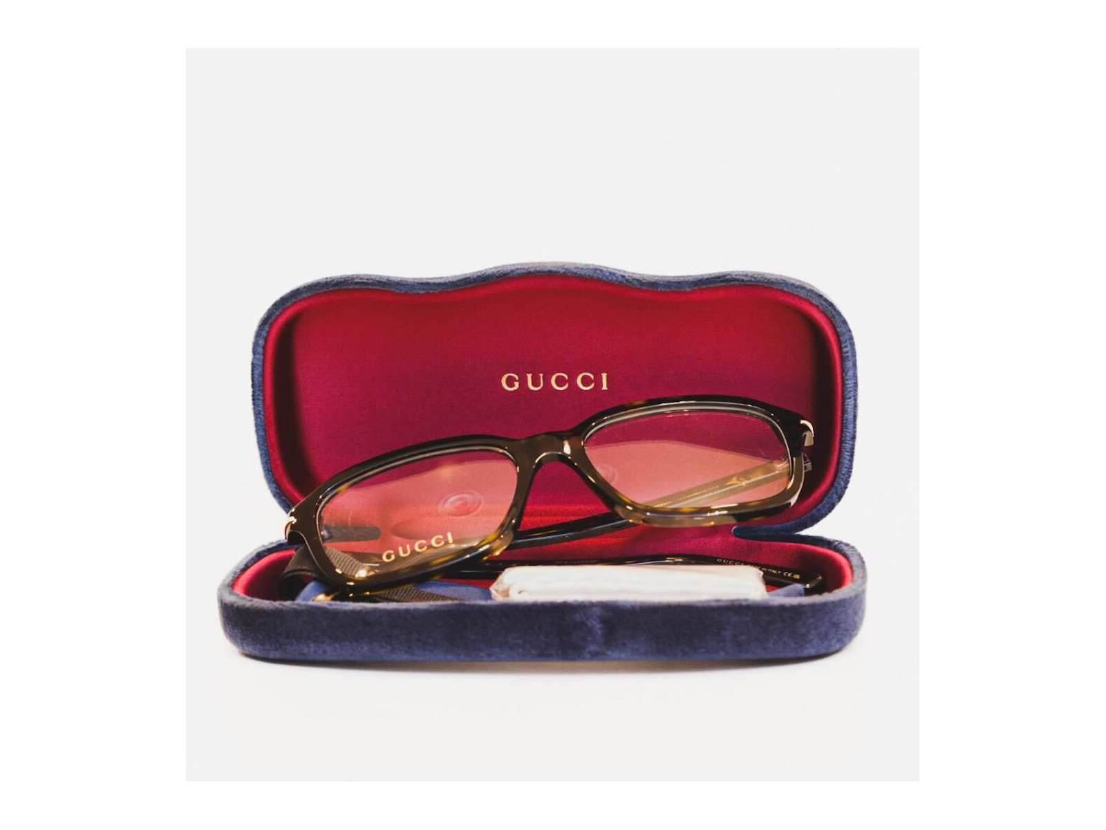 gucci-14460-56-currency-18-145.jpg