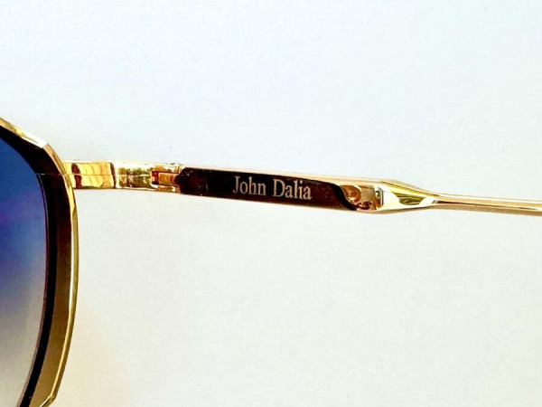 JOHN DALIA Leo C-500