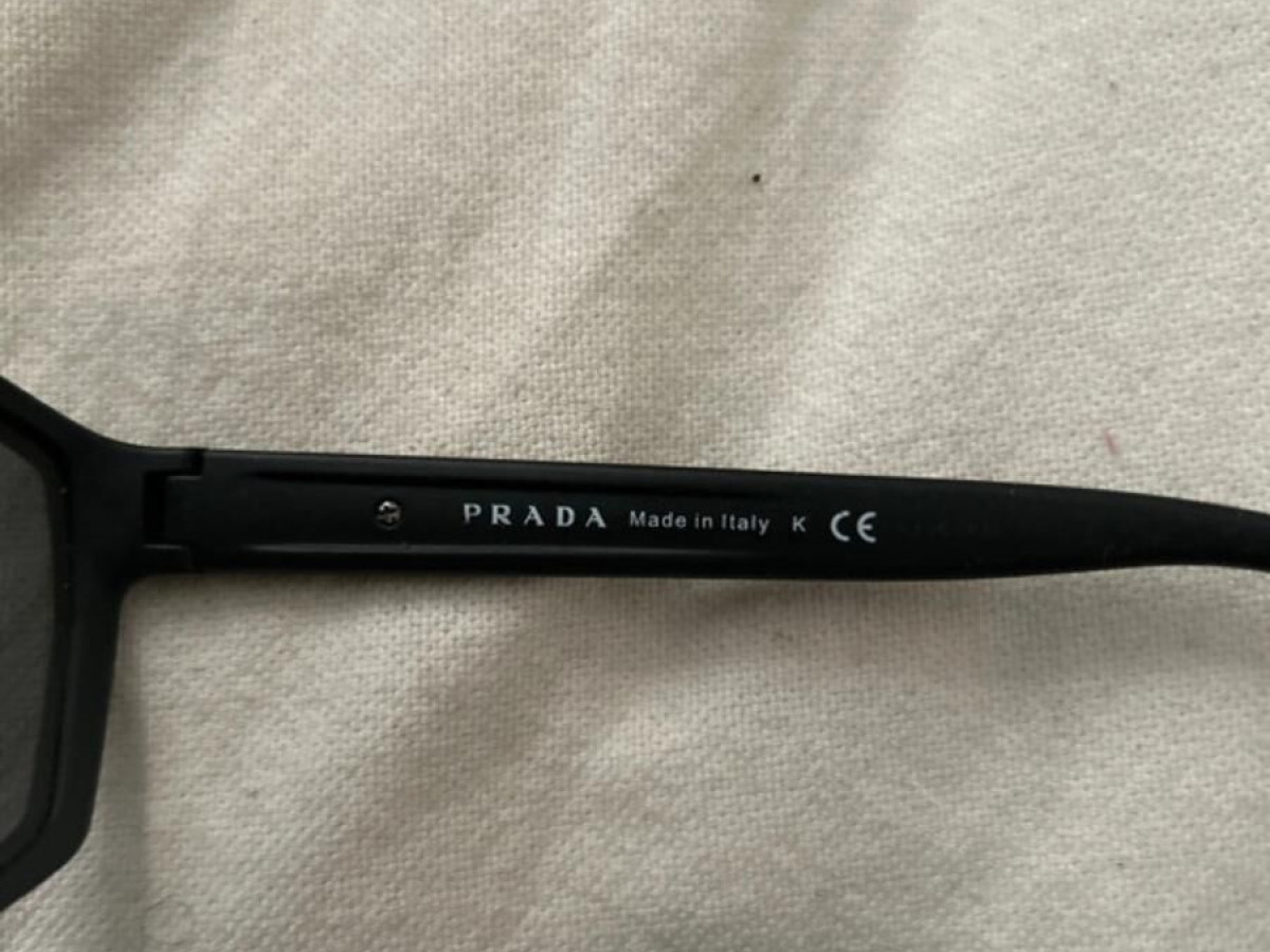 Prada - SPE02V 57019 DG0-9Q1 145 2N