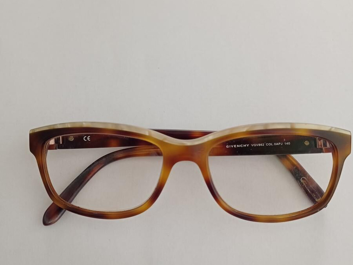 Givenchy - vgv862