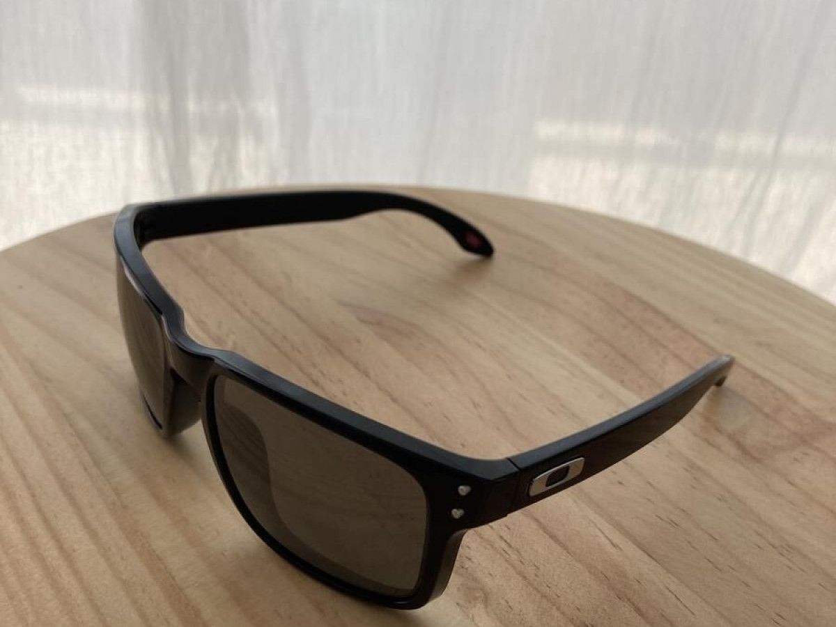 OAKLEY 009102-E155 57 18 137 HOLBROOK