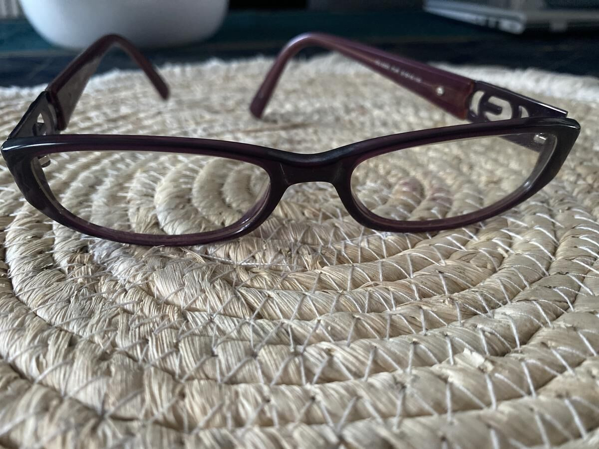 Guess GU2250 PUR