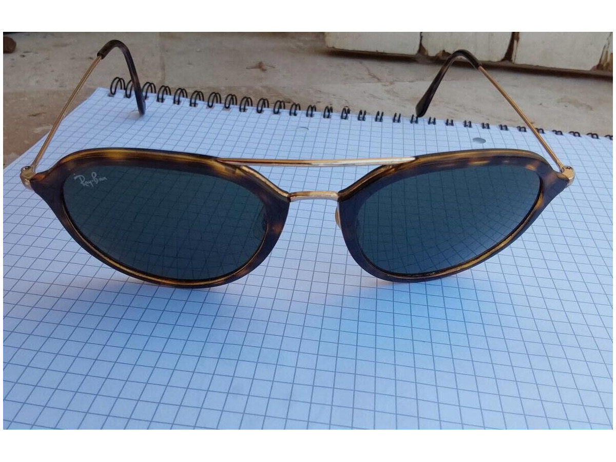 Ray-Ban RB2447