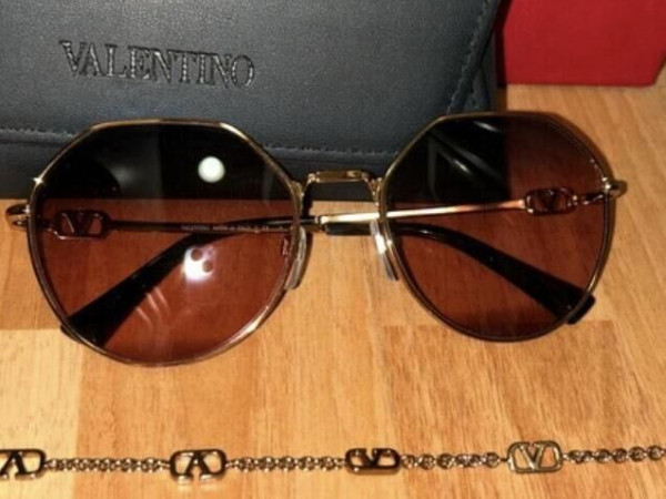 Valentino VLogo