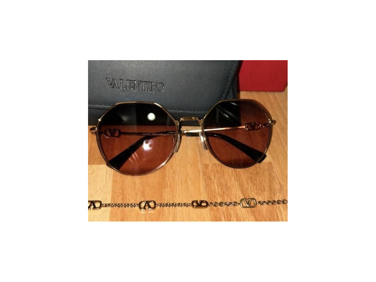 Valentino VLogo