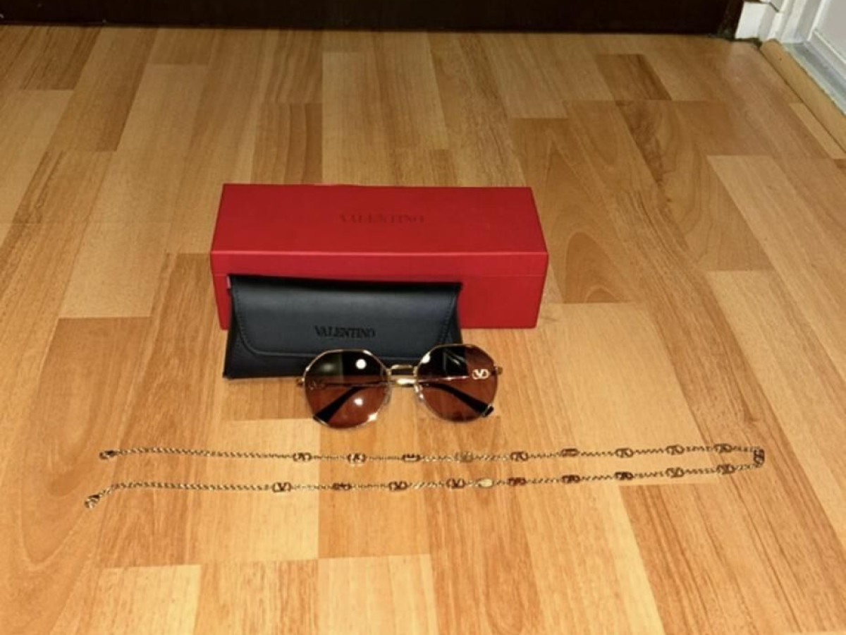 Valentino VLogo