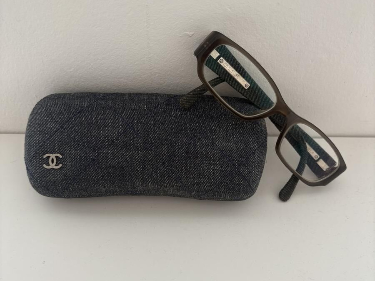 CHANEL - c677 51/16