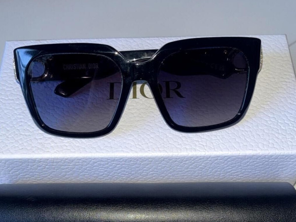 Dior - 30Montaigne S1 1l
