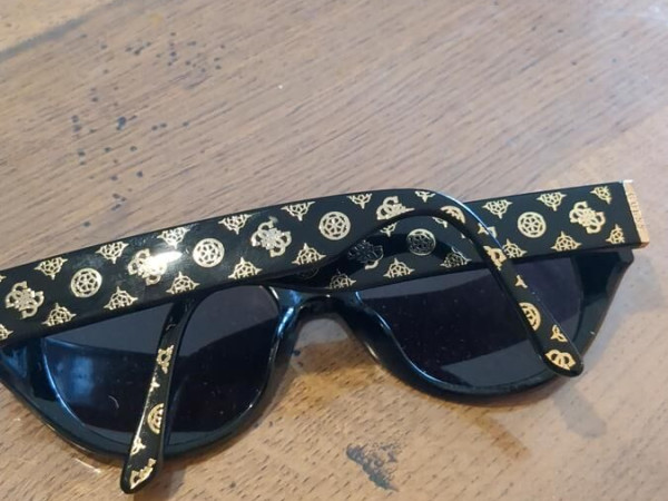 Guess - gu8824 01B 53/17 140-3