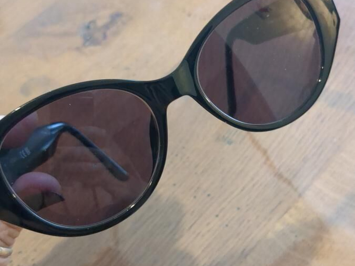 Guess - gu8824 01B 53/17 140-3
