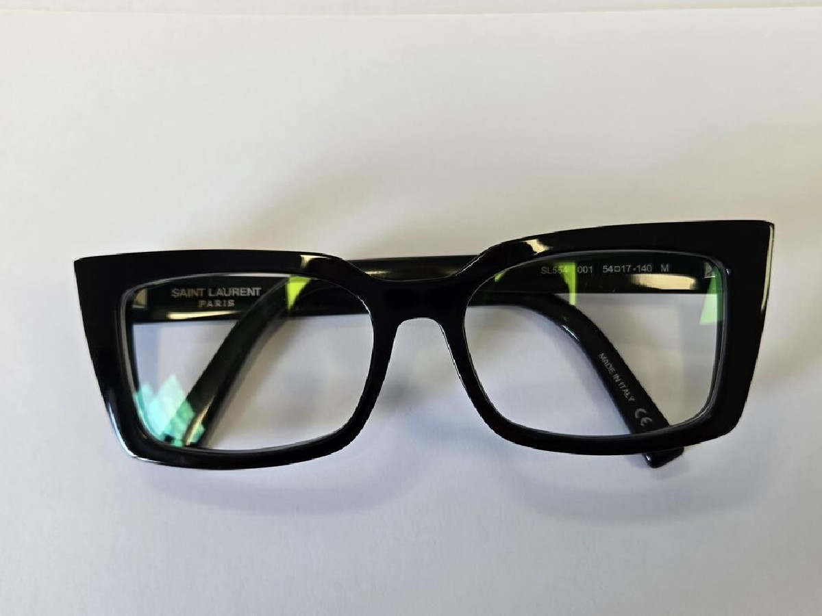 Yves Saint Laurent- SL554