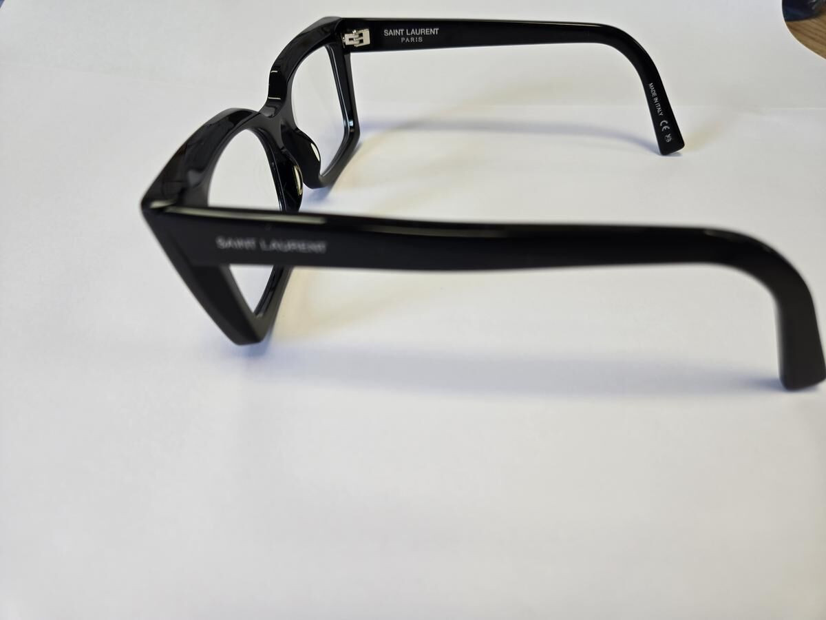 Yves Saint Laurent- SL554