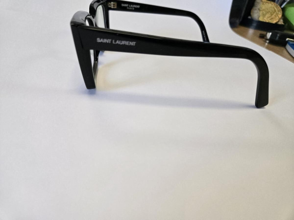 Yves Saint Laurent- SL554