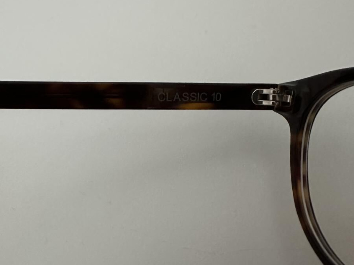 Yves saint Laurent classic 10