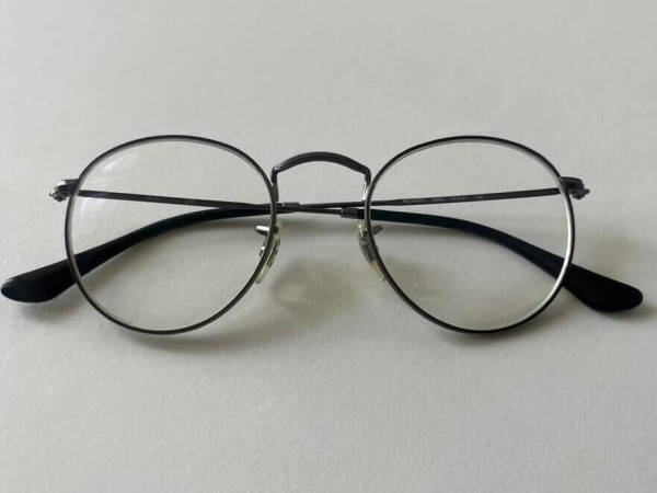 RAYBAN – RB3447V
