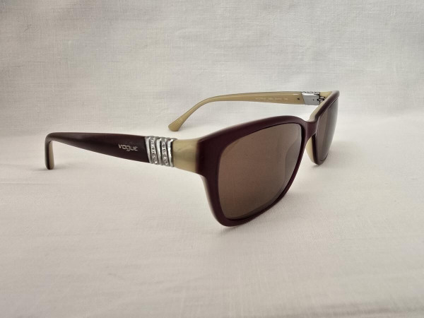 VOGUE-VO2765-B 53¤16