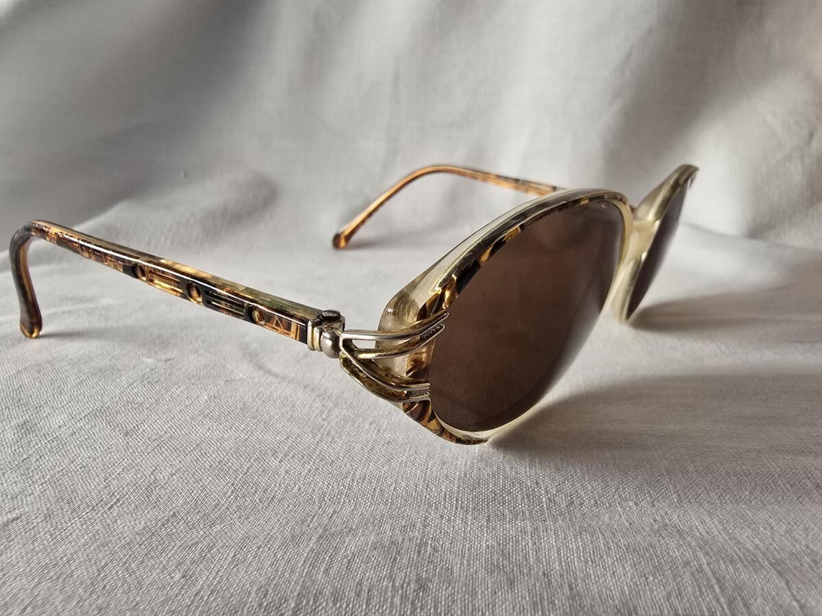 LES LUNETTES ESSILOR-1429