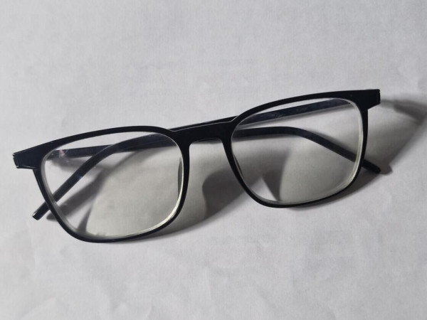 Yves Saint Laurent -...