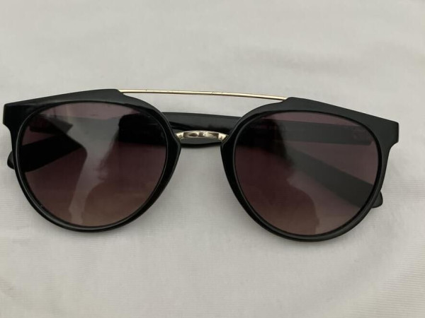 Guess - gu6890