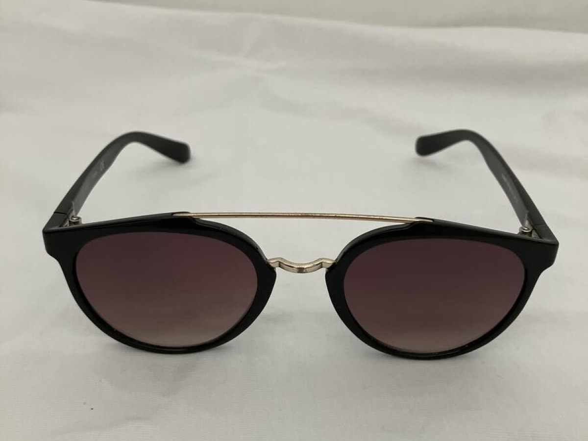 Guess - gu6890