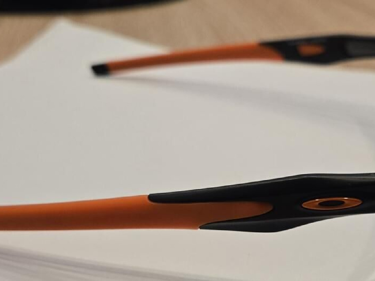 OAKLEY RAJ9497AA CROSSLINK