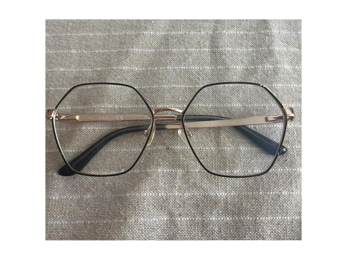 Guess - gu2792